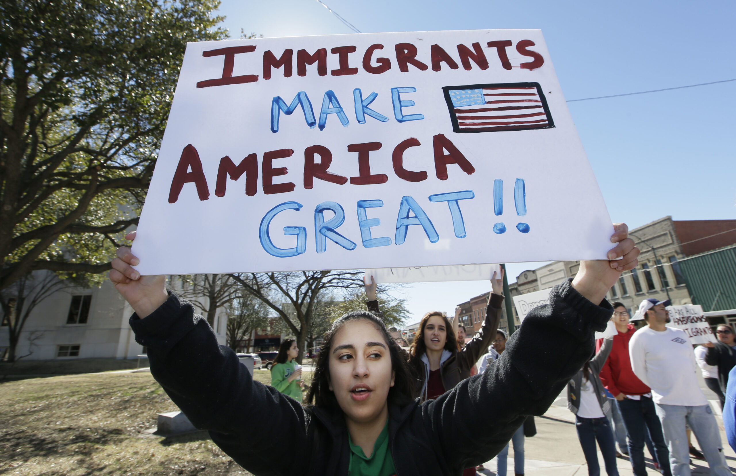 Las autoridades en EEUU violan los derechos de los migrantes con impunidad, según informe